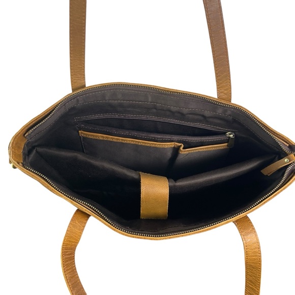 Montana Hudson EVA LEATHER ZIP TOTE - Picture 4 of 9